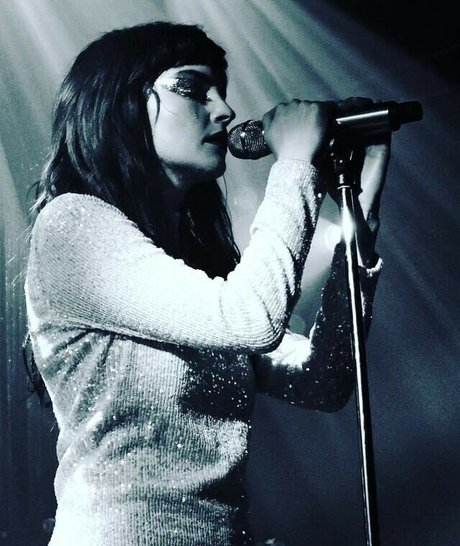 Lauren Mayberry nice actress photo