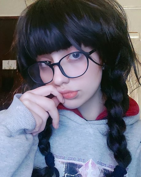 Agatha domen_ erotic model image