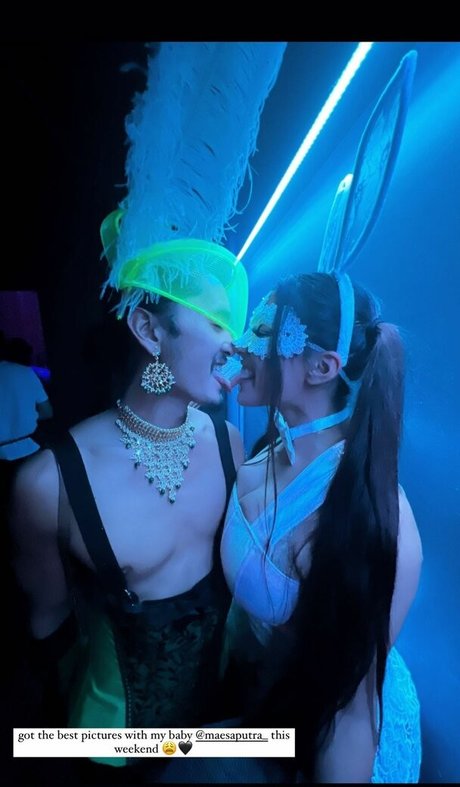 Noheli_ model hot photo