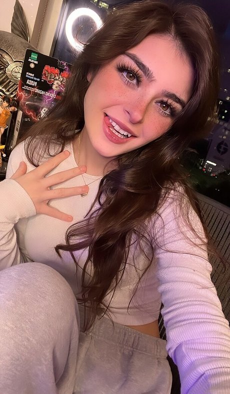 Aruuu erotic model images