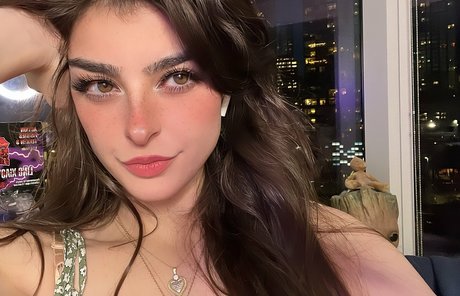 Aruuu pornographic star photos