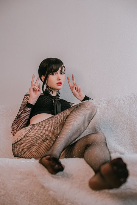 Vell Felice_ model picture