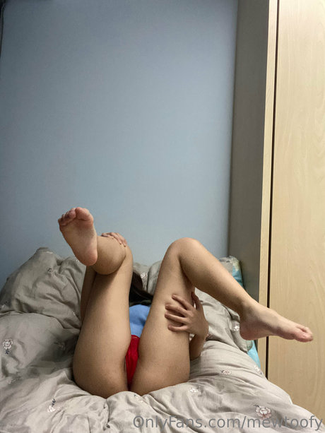 Mewtoof Japanese pornstar erotic image