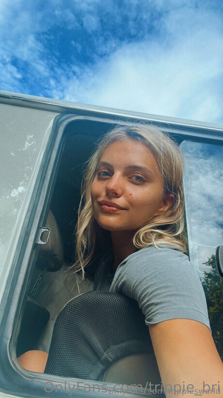 Trippiesworld free actress pictures