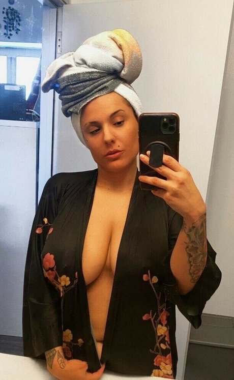 TheZombiUnicorn naked actress pic