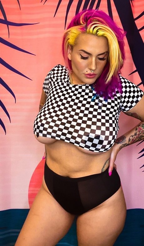 TheZombiUnicorn exclusive model pic