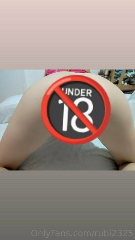 Rubi2325 model erotic photos