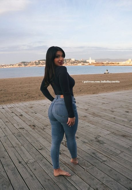 Julia Bayonetta pornstar sexy gallery