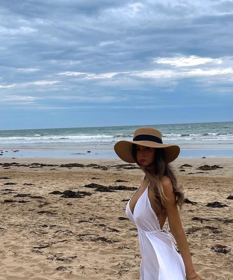 Ella Cervetto high quality actress img