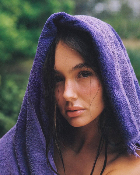 Ella Cervetto nice model image