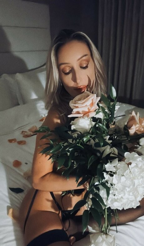 DJMissShelton model erotic archive