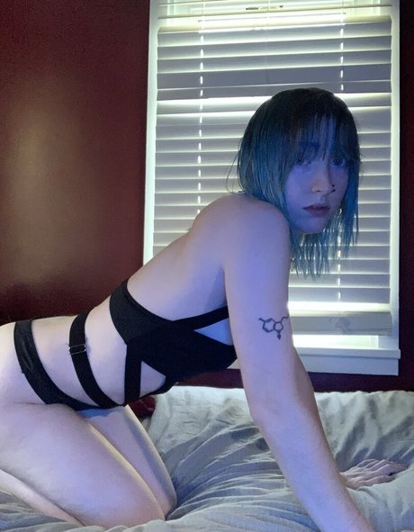 bluu929 perfect model pic