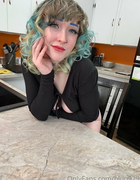 bluu929 pornstar nudes photo