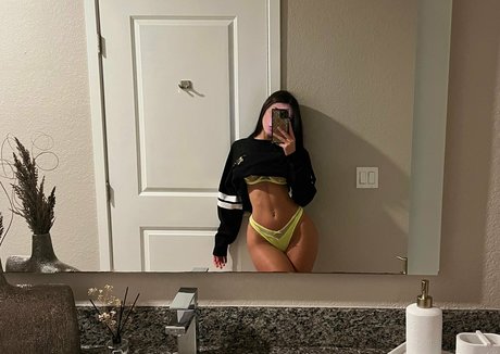 Duda Castro hd pornstar img