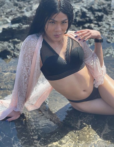 ts lilyuw88 pornstar hot images