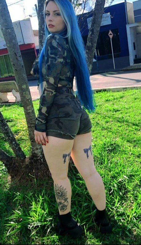 Ellen Natalia star sexy picture