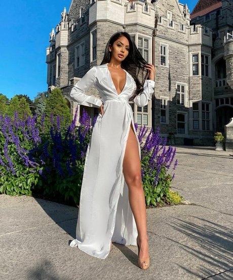 Aneeqa Farid perfect model pictures