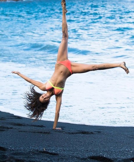 Nina Dobrev star xxx img