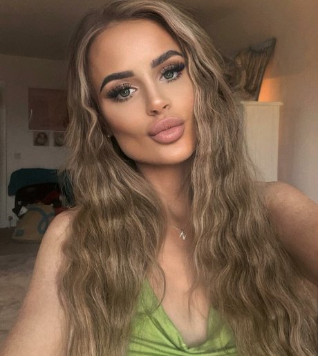 Nicole Farrell model art pictures