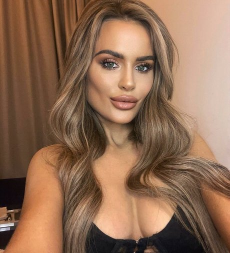 Nicole Farrell free model pics