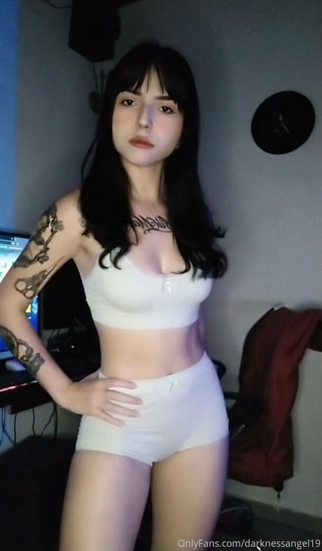 Mia Reid erotic pornstar gallery