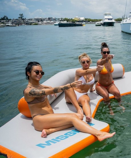 Cora Jade nude star pictures