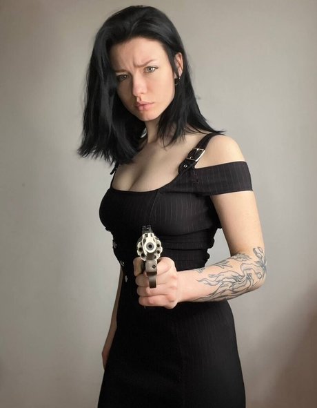 innervus high quality model images