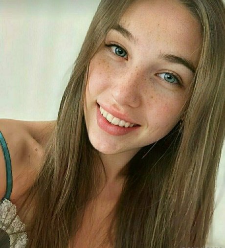 blondiesasha pornstar beautiful image