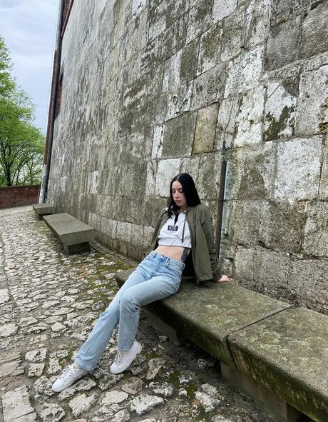 fairytale dreamer pretty actress img