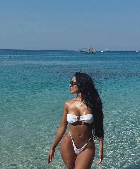 Natseleen sexy actress gallery