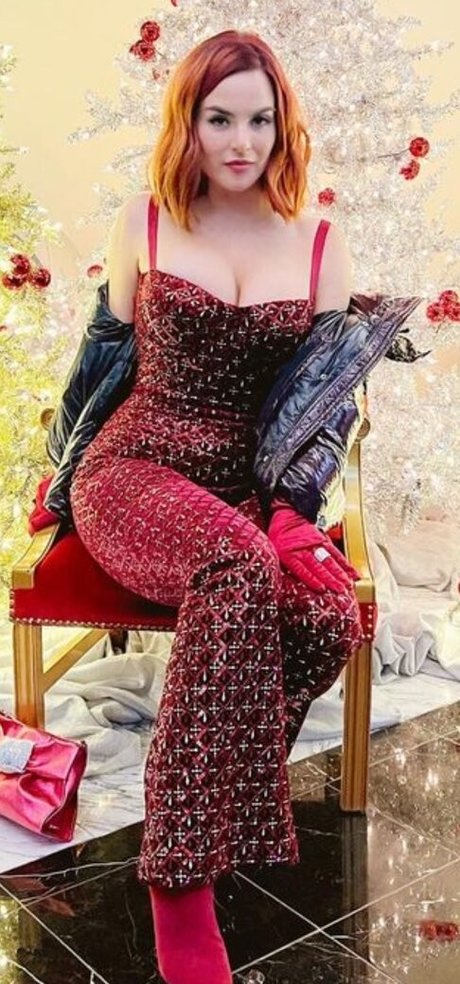 Jojo Levesque nude model image