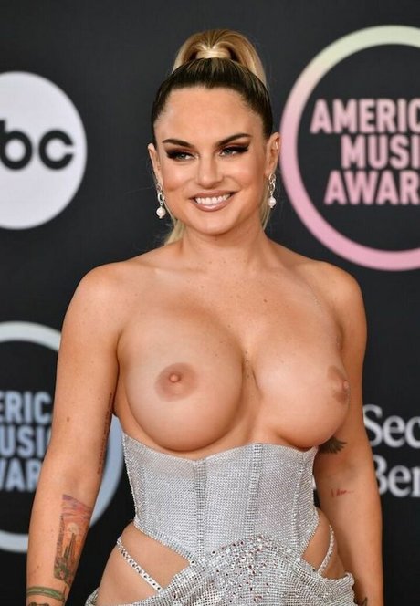 Jojo Levesque star nude images