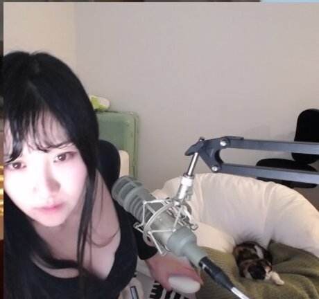 AriaSaki hot actress pics