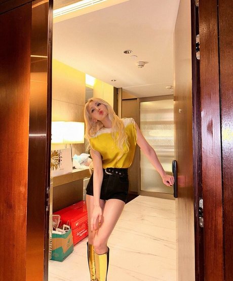 Jeon Somi perfect pornstar gallery