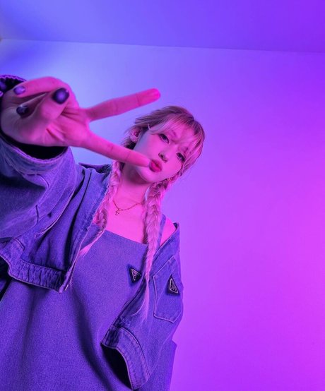 Jeon Somi free pornstar image