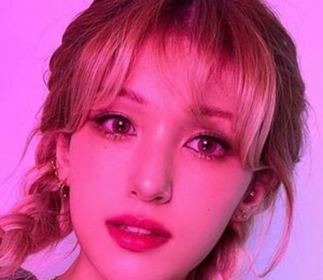 Jeon Somi erotic star picture