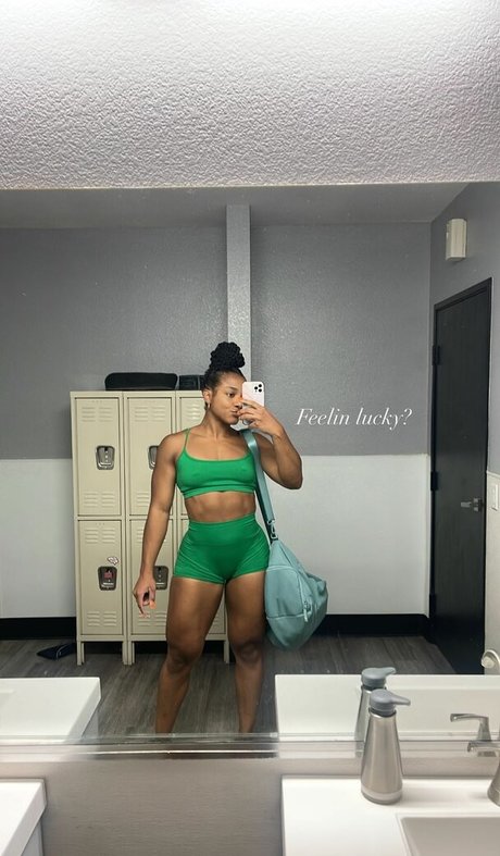 aaaaayevuh star nude galleries