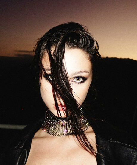 Mishka Chantal Silva star perfect pics