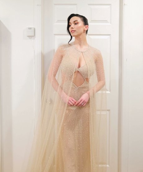 Grace Caroline Currey star high quality images