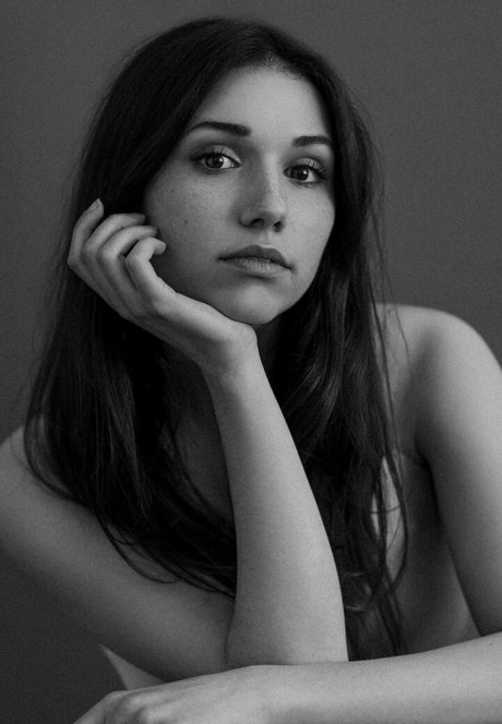 Grace Caroline Currey star hot galleries