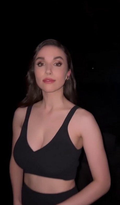 Grace Caroline Currey best star pics