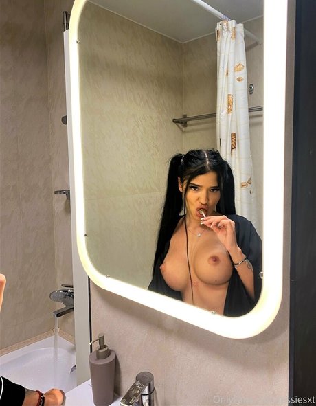 almablack nice actress image