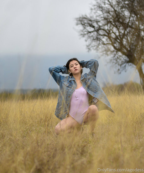 Yazmin Cabrera exclusive actress photo