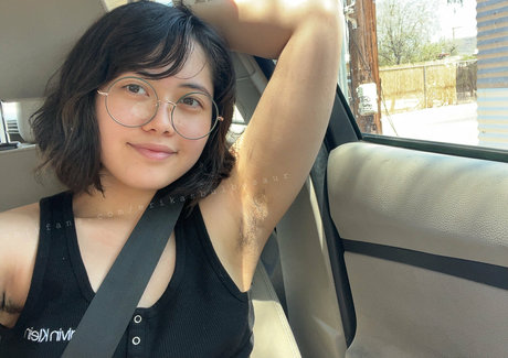 erikasvenusaur model perfect photos