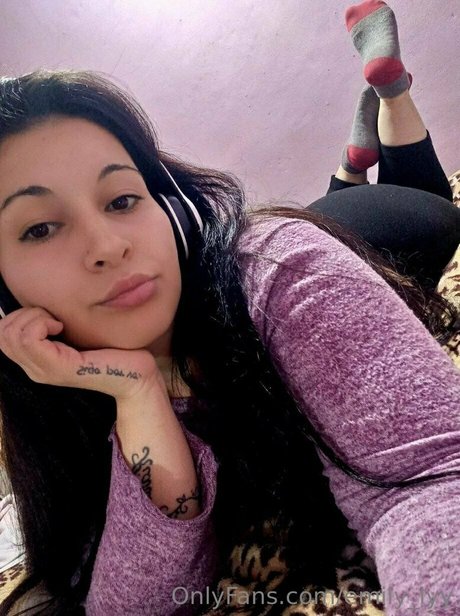 emily lyy naked actress photos