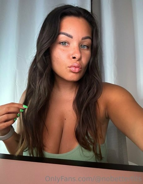 nobettertits pornographic model pic