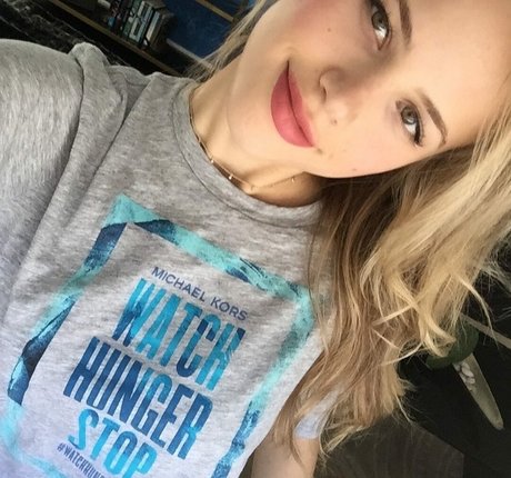 Halston Sage star nude photo