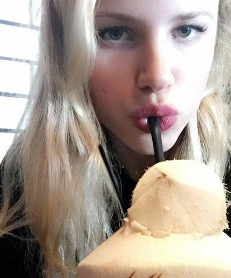 Halston Sage star best photo