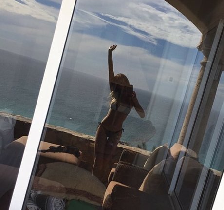 Halston Sage star sex photos