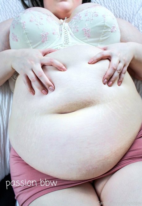 passionbbw model naked photo